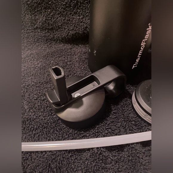 ThermoFlask 40oz - Picture 3 of 6